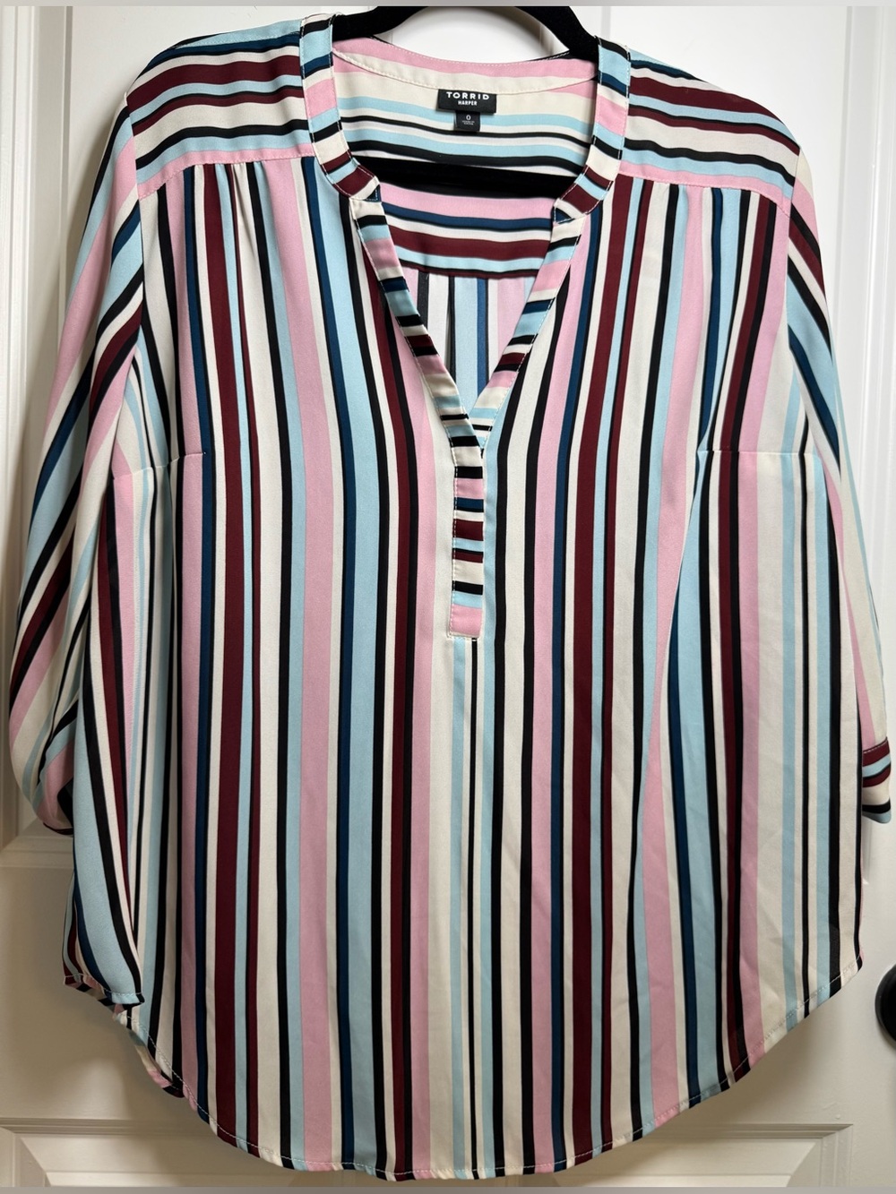 Torrid Harper Striped Blouse Women’s Size 0 Pink Blue White Split Neck Top